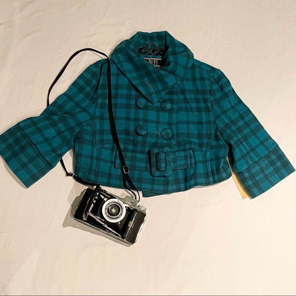 Dept. cropped plaid blazer